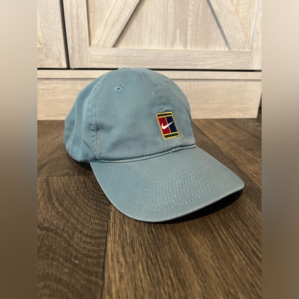 SOLD: Vintage Nike Court Hat